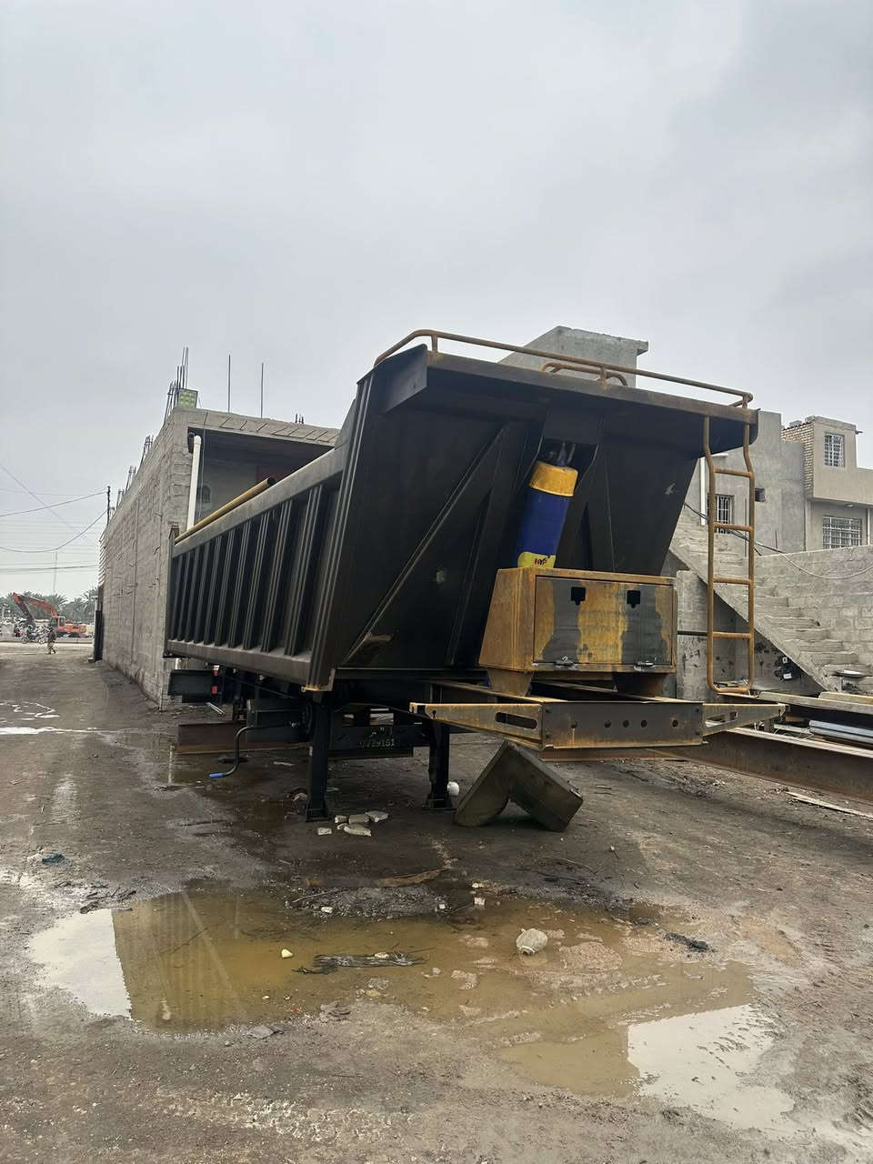 السلام عليكم حداد جديده 
ماك نيسان زيروووو للبيع 
شاصي ١٦ تناكير ١٦كاعيه ٨مليم 
صفاح ٦مليم باب وصدر ٦مليم
جك مال قصي التميمي سعر خاص
*********** ضرغام
