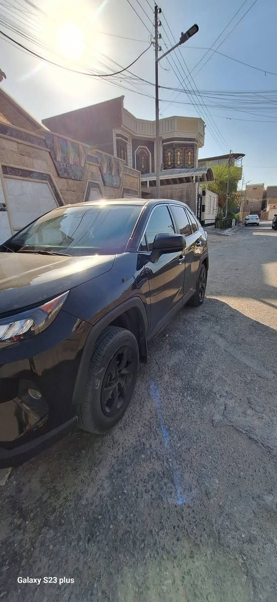 السلام عليكم راف فور 2021 للبيع 
وارد امريكي حادثها جاملغ وبنيد نص فول le بانزين 
رقم بصرة بأسمي جاهزة ما بيها نقص 
السعر 175. وبيها مجال للشراي 
***********
البصرة
