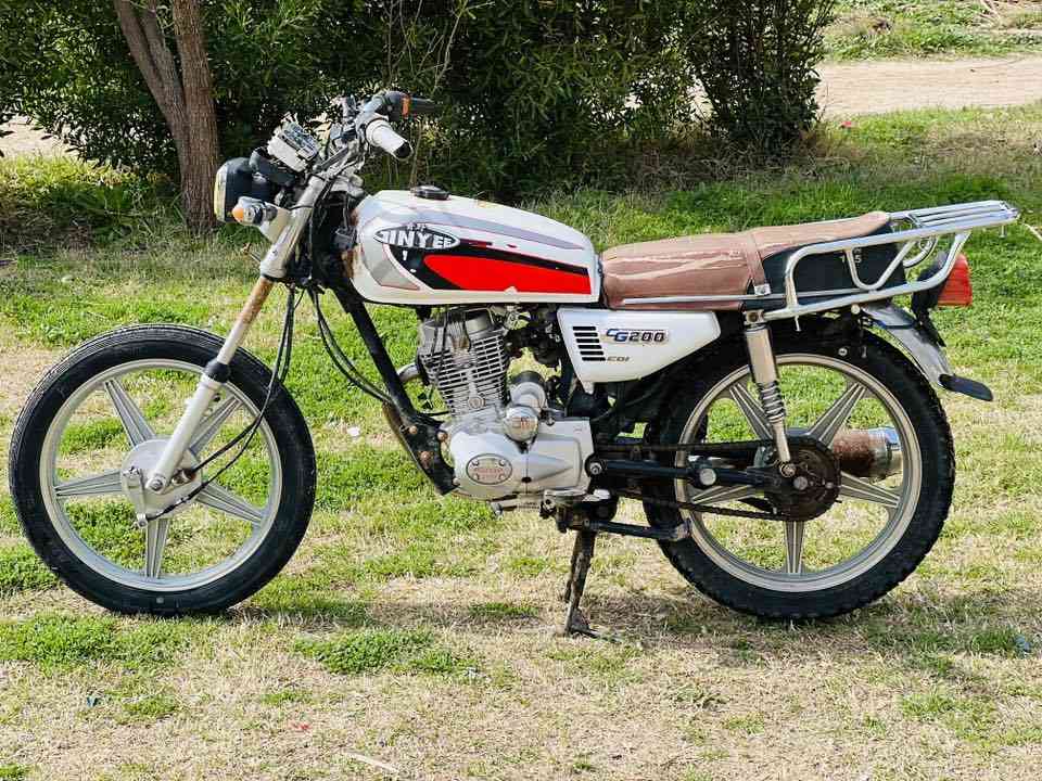 لسلام وعليكم هاي الدراجة للبيع مكاني ديالى بلدروز امام عسكر دراجة ما ناقصه شي السعر 350 وبي مجال بسيط (***********)
