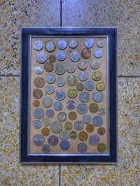 لوحة عملات معدنية قديمة واكو بيها من العشرينات نادرة جدا طول اللوحة ٣٠...