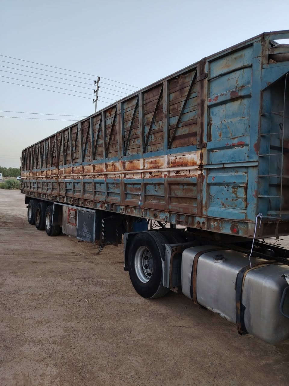 يا الله
السلام عليكم  عربانه حداديه  ٣محاور  دناكير ١٤ طول 12ونص  نوع دناكير برماغ قطعه وحده ابو طوك  تاير 22ونص  شاصي  ١٤ الماني  مكفول  تايرات نص عمر  والباقي شوف العين
السعر ٥٩وبيه مجال مكان واسط  العزيزيه تفاصيل ***********
***********
