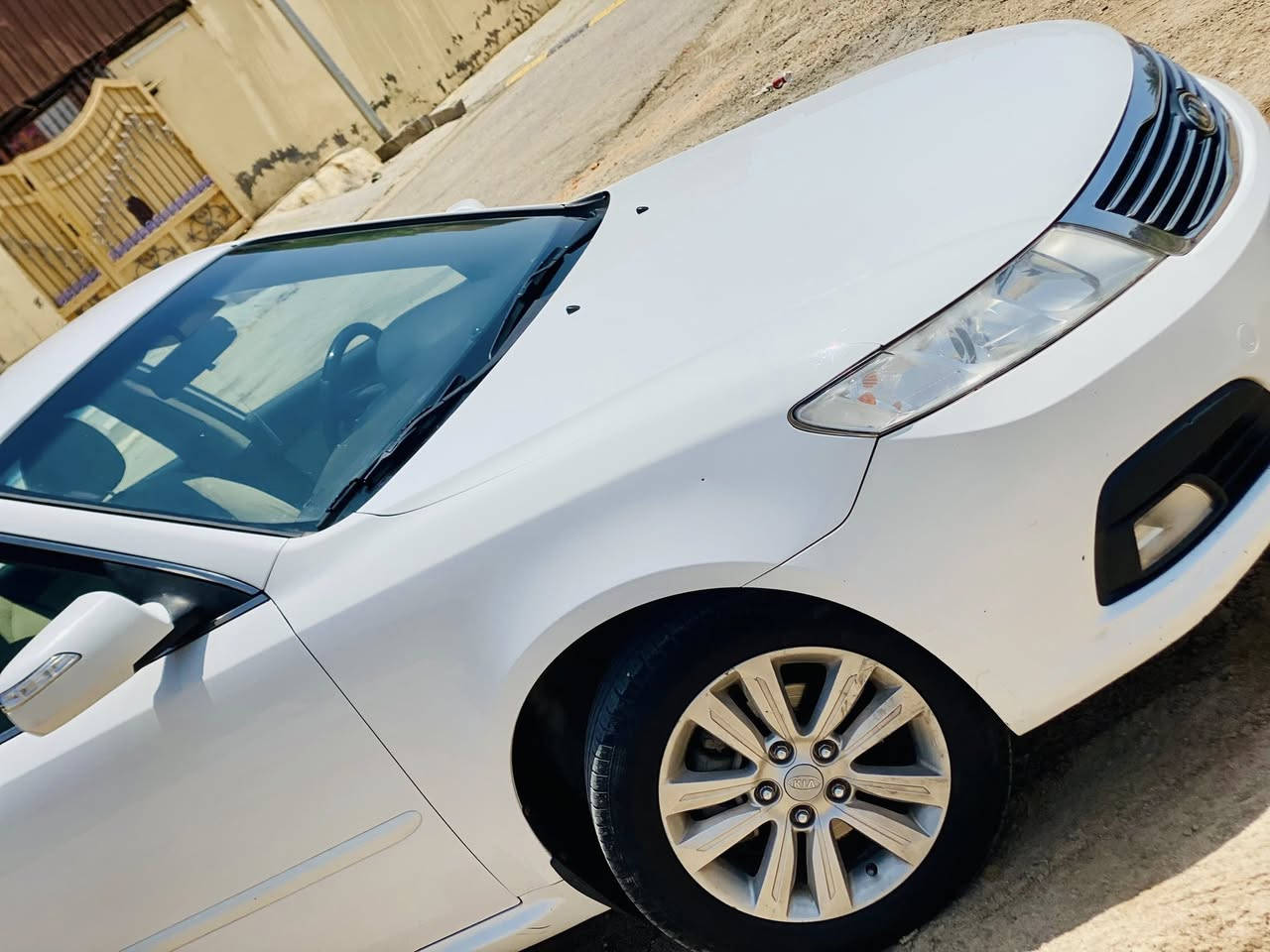 بسم آلُـِْـِِّـِِّلـُـًـٌﷻـّـُه الرحمن الرحيم
السلام عليكم 
 #للبيع 

#المقدسه #كيا #اوبتما٢٠١٠ #خليجيه 
السياره على وضع الشركه مكفوله 
دهن الكير على وضع الشركه 
كلشي بيها على وضع الشركه  آلـْ ح ـمـِْدِّ  لله 
تخم تاير جديد + الاسبير نظيف 
حداديه + دبلات امامي خلفي جديد
باتري خير من الله 
قزان راديتر جديد + ماء اخضر زيتي اصلي 
دهن مكينه اصلي جديد 
عليها ادامه السياره 
السياره ماشيه ١٥٩ الف كم حقيقي مال جناي 

المواصفات :-
مكينه ٢٠٠٠دوش ٤ نمره بلادي
بصمه بلادي + شحن بالفرس
فتحه سقف 
اشاير مري + شفط
تحكم ستيرن 
حساسات 
تبريد ثلج 
داخل مخمل كويتي
رقم بابل مميز 
الجديد + هزه جديده ٢٠٢٥
السياره باسمي شخصيآ تحويل مباشر 
واتساب ***********
او مراسلة الصفحه 
العنوان شمال بابل اسكندريه او مسيب 

*ملاحظات ماظمها عليك
فقط نقصها الاسمارت بصمه عاطل وشريط الاسترين وشفط مال مري غير ذالك كلشي مكفول 
باقي الملاحظات داخل الصور

ملاحظه :- 
سعرها (١٥٠$)شده ونص 
لليدور مكفول وجديد ونظيف 
السياره مال جناي مو بيع وشراء 
السوك كلشي بي وذاكر جميع التفاصيل 
رحمله والديكم والرزق على رب العالمين 
 اعبر المنشور باصلاة على محمد (ص)
