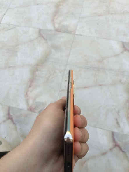 السلام عليكم. 

هونر X9b للبيع الجهاز نضيف بس الزگة مكسورة و الفلاش عطلان الباقي كلة شغال رقم صاحب الجهاز *********** (مكلف بلـ نشر)
