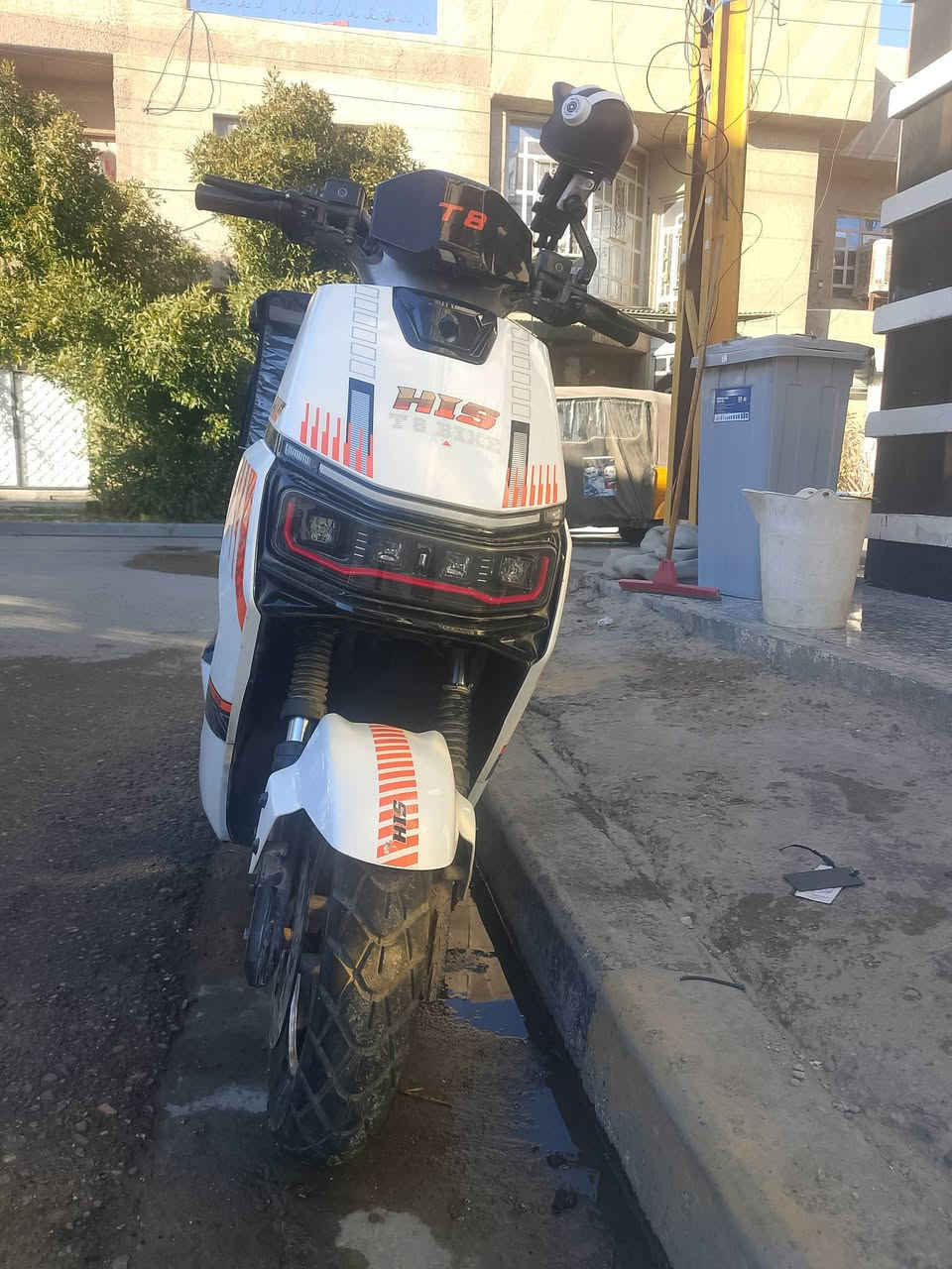 السلام عليكم ورحمه الله وبركاته
دراجة كهربائية نوع HIS للبيع
الدراجة نظيفة وواضحة بالصور تحوي 6 بطاريات و4 سرعات توصل سرعتها القصوى 75
اني اشتريتها ب850
ابيعها 750 قفل
مكاني غزالية ***********
