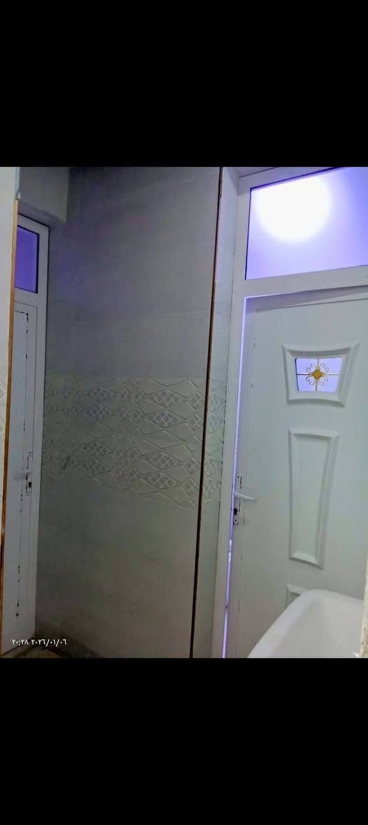 السلام عليكم بيت للبيع العنوان بغداد المدائن منطقة الجعاره سند 25 مساحة 450 السعر  150 فقط إذا شراي اتصل على الرقم (((***********
