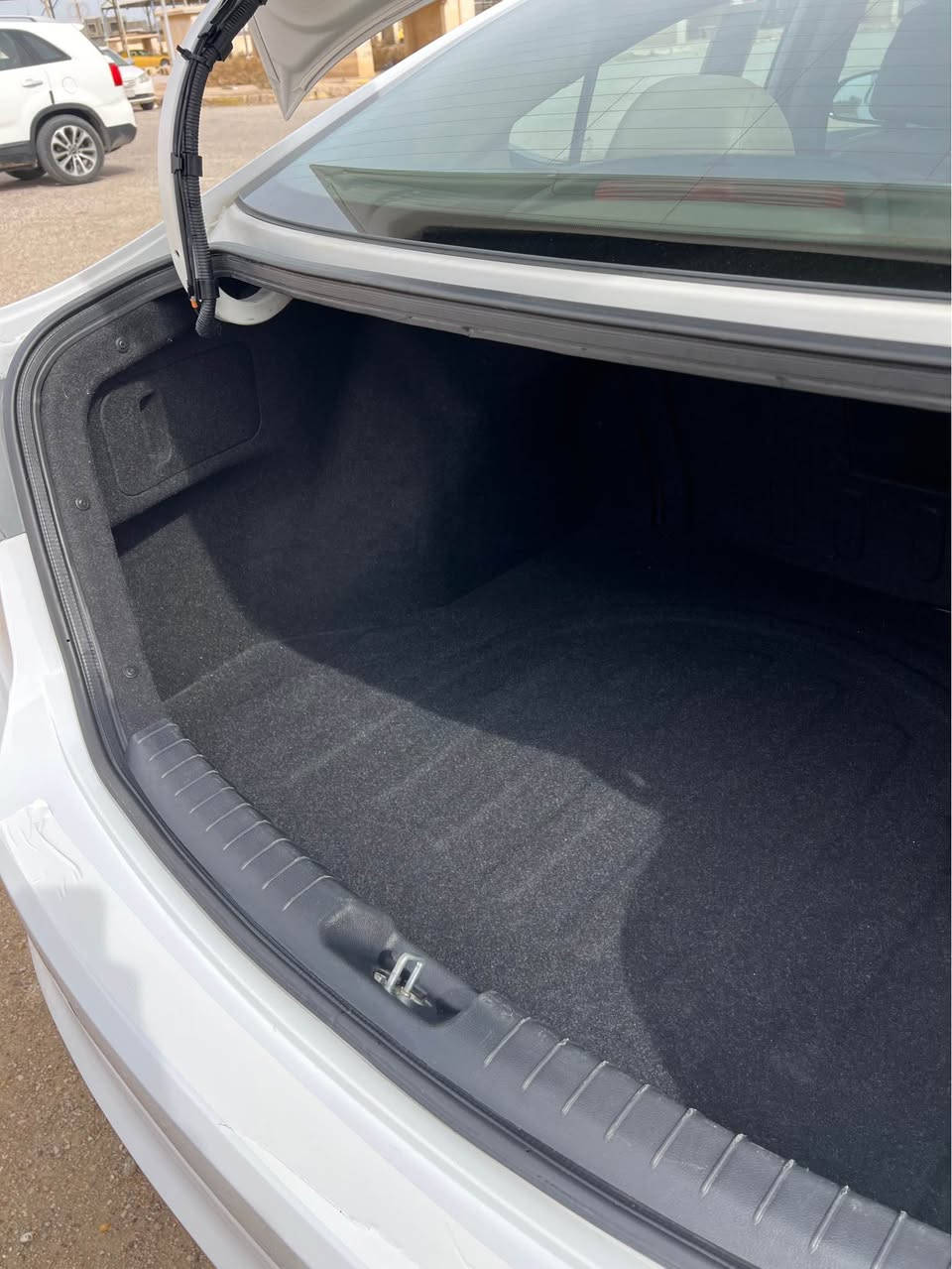 السلام عليكم
للبيع النترا سوبر موديل 19 فول مواصفات للاخير 
بصمة
فتحة 
حساس امامي وخلفي 
داخل جلد لونين 
كامرة خلفية 
شاشة بلادية gps خرائط 
تبريد قطعتين امامي وخلفي

ماشية 47 ألف مكفولة كفالة عامة والسيارة بحالة الوكالة جديدة جدا ومن الزيرو  عدنا والسبير المقدس مانازل 
*********** بغداد, العراق
