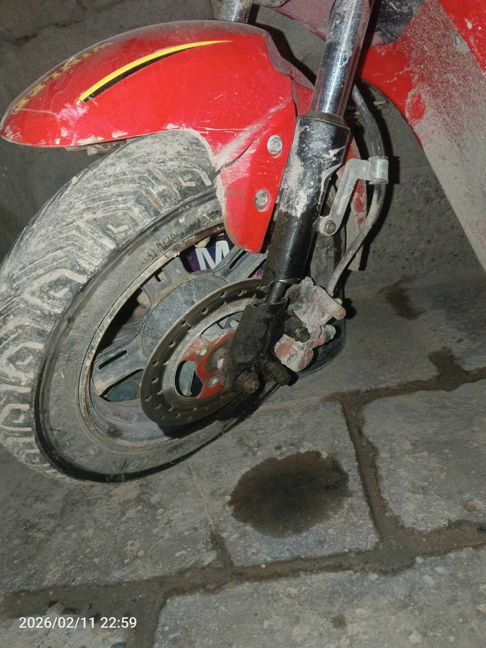 السلام عليكم دراجة شحن مديل 2026 جديدة من الوكيل بطارياتهه 32 امبير گلشي شغال بيهه بس صار حادث والماشه طكت سعر الماشه 25 غراضهه گامله الگفات و السلة موجوده وشاحنتهه الاصليه من الوگيل موجوده هم مستعمله شهر السعر 350 فقط الشراي يراسلني رقم الاتصال *********** وتساب
