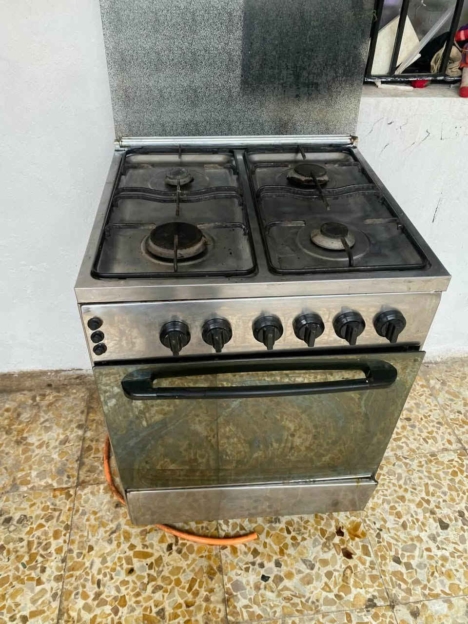 غراض نضيفه كلش
الثلاجه 120
الكاونتر قياسه 50ب120 تقريبا سعر80 طباخ70 غراض كلش نضيفه اليريدهن عنواني بغداد شهداء البياع موجود توصيل ***********
