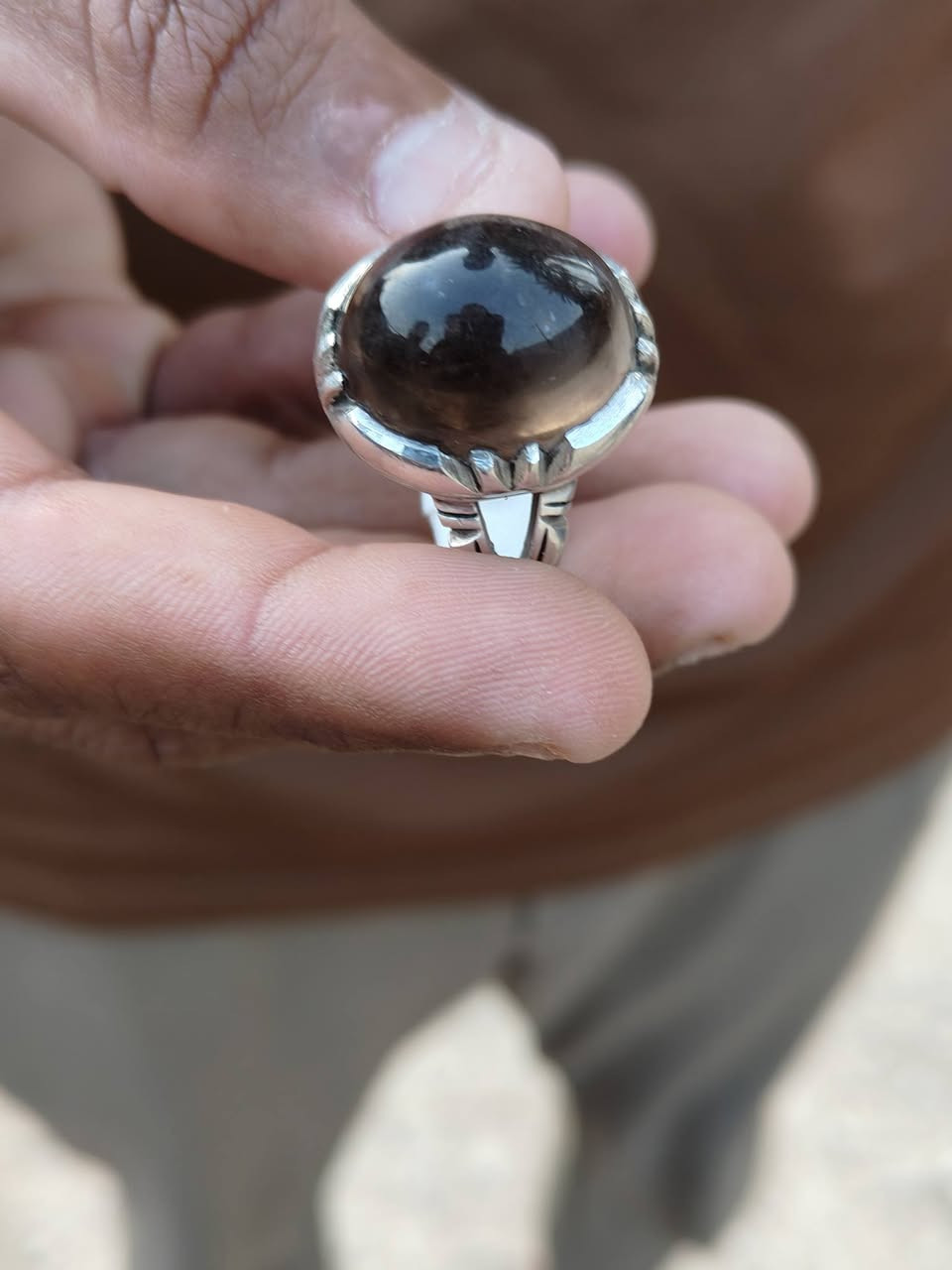 السلام عليكم ورحمة الله وبركاته در النجف نفطي حجم راهي وصياغه ثقيله هديته 500 ألف الكوفه العلويه المقدسه *********** *********** أبو محمد الخفاجي
