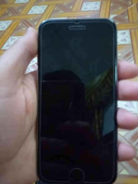 ايفون 6 جهاز مكفول من كل عطل فقط بطارية مبدل واصلية  شحن تكنيكك اتصال كاميرات كله شغال السعر 40 العنوان البصرة الاتصال ***********
