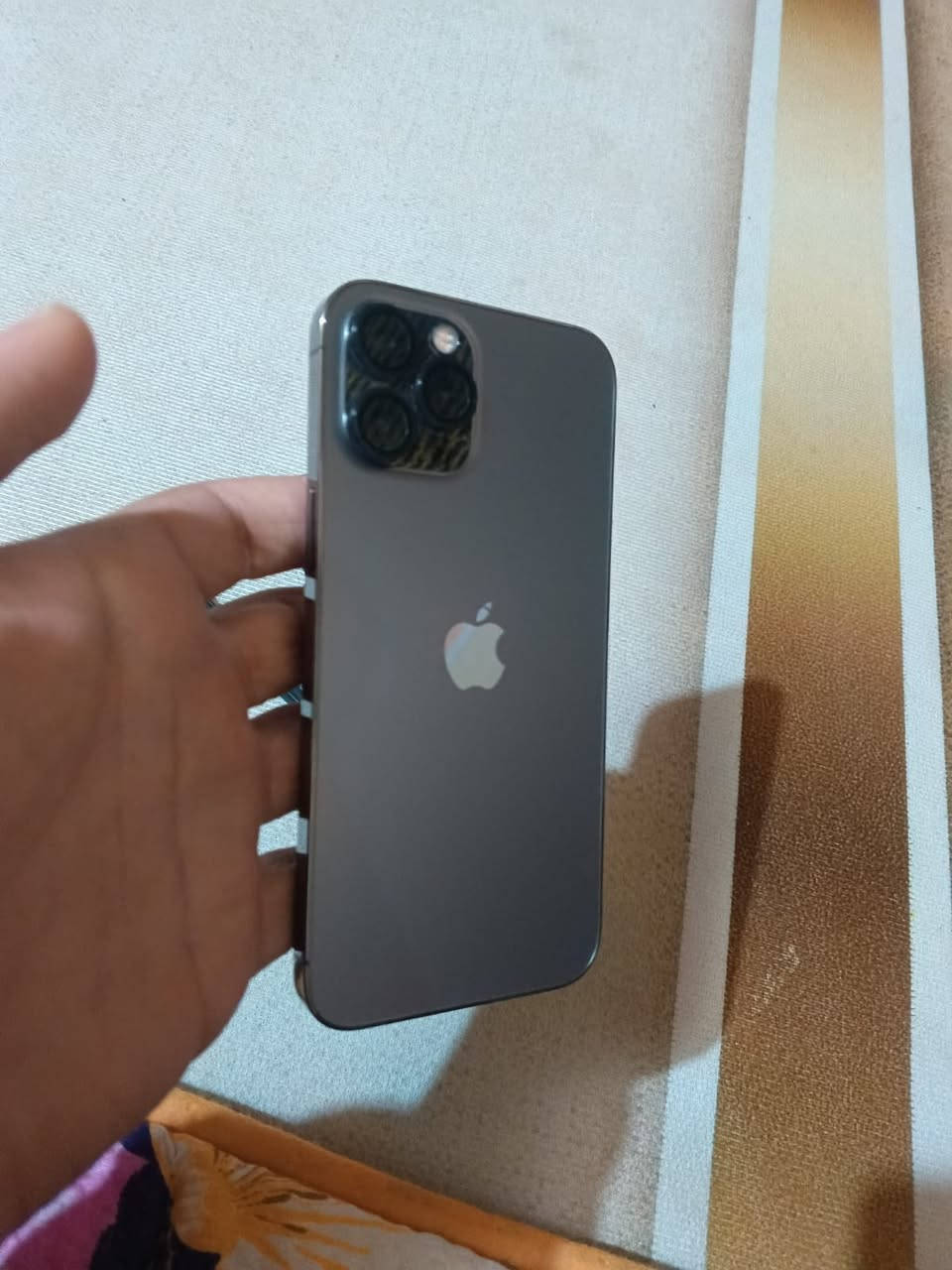 السلام عليكم
ايفون 12برو ماكس للبيع 

الذاكرة 512Gb

البطارية٩٠

النضافة99/100

خط واحد ويستحمل شرائح إلكترونية 

الشحن يخبل 

ما مبدل اي قطعة وتفحص اي مركز 

العنوان ذي قار/الناصرية/مركزالمحافظة

الرقم/***********
