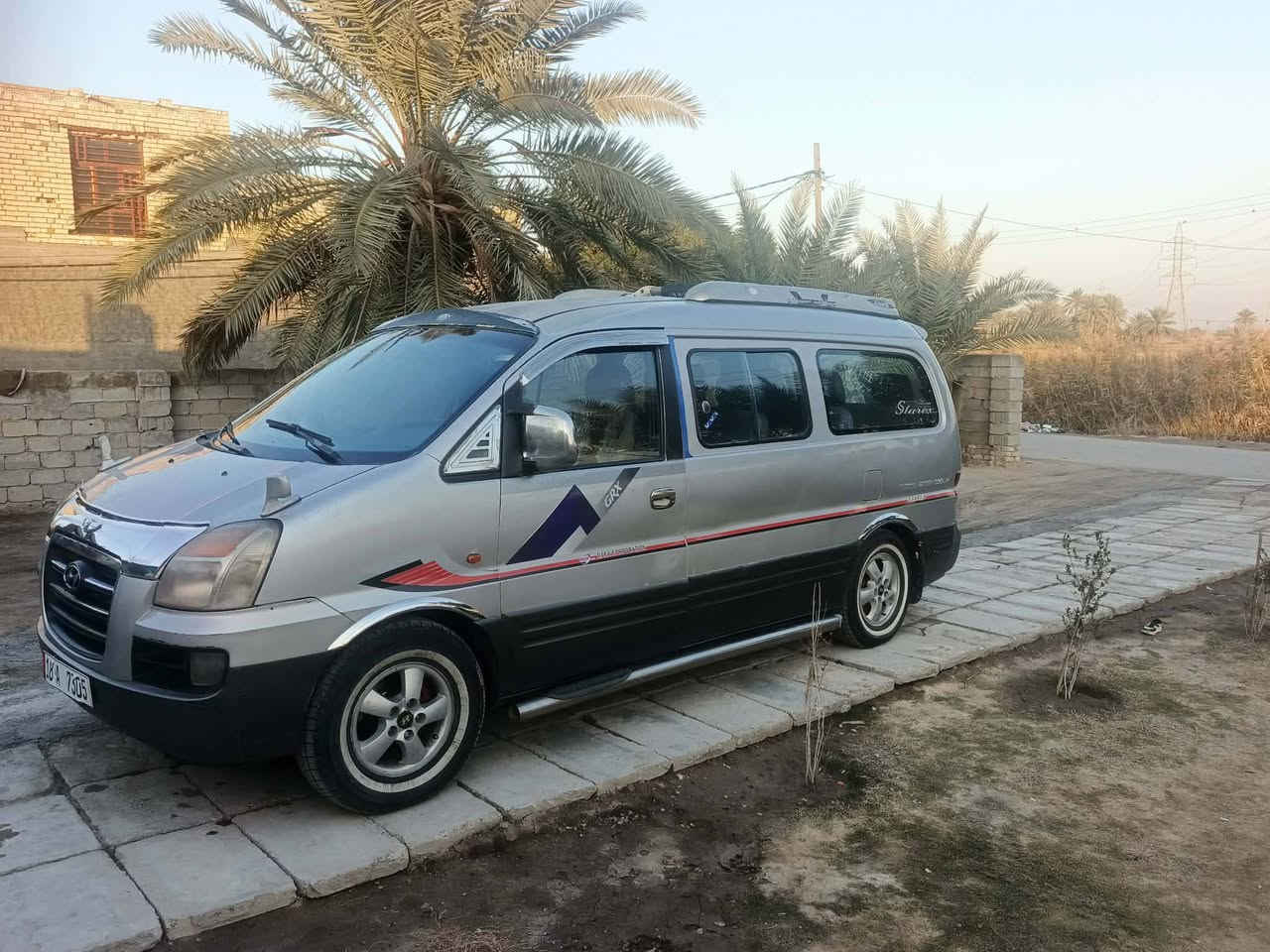 سلام عليكم ستاركس للبيع موديل 2006مكفوله سيارة مكينه بيها بخارسياره رقم بابل انكليزي مكان سيارة بابل سعر ٦٨ تصال ***********
