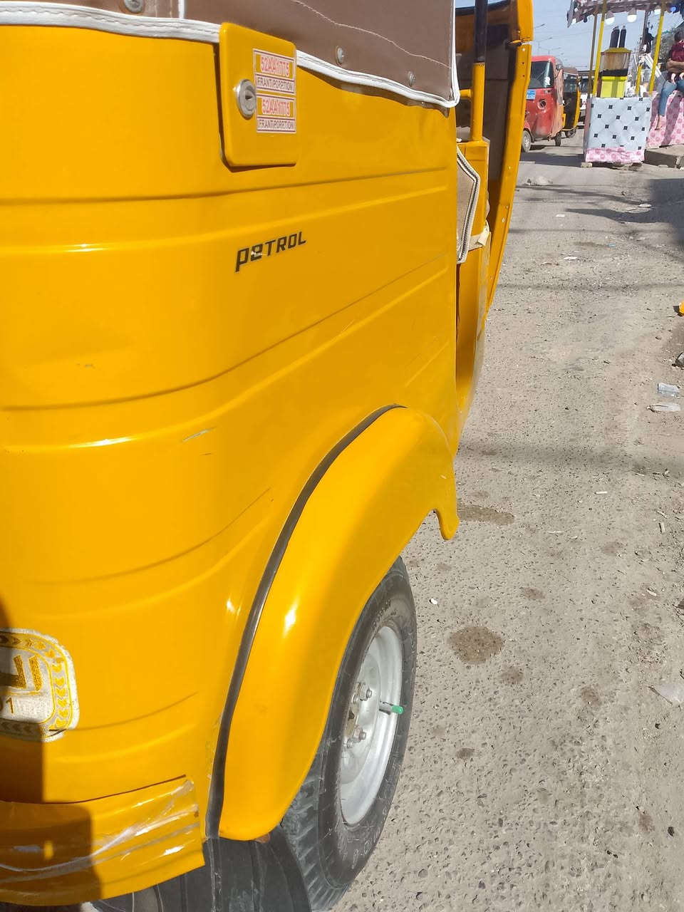 سلام عليكم مرخصت الادمن تكتك 19شهر12بي30محسوبه عل عشرين تكتك خير من الله كبل للشارع  كفاله من الضربه المحرك كفاله دوشمه جديده سفريات التكتك ولاغلطه مامتعوبه بسمي ثاني يوم احولك السعر 6و800وبيهه مجال الطيبين ***********
