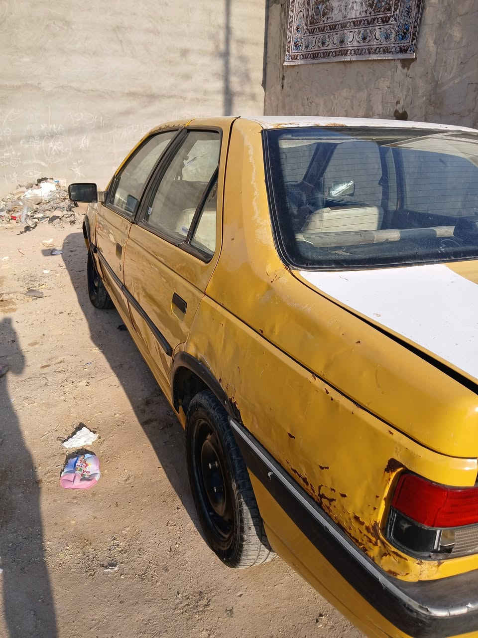 سلام عليكم بيجو روا 2010 محور كير ومكينه اوتوماتيك مصفرة غرامات بس عليها هيئه السعر 13 وبيه مجال مكان كربلاء رقم ***********
