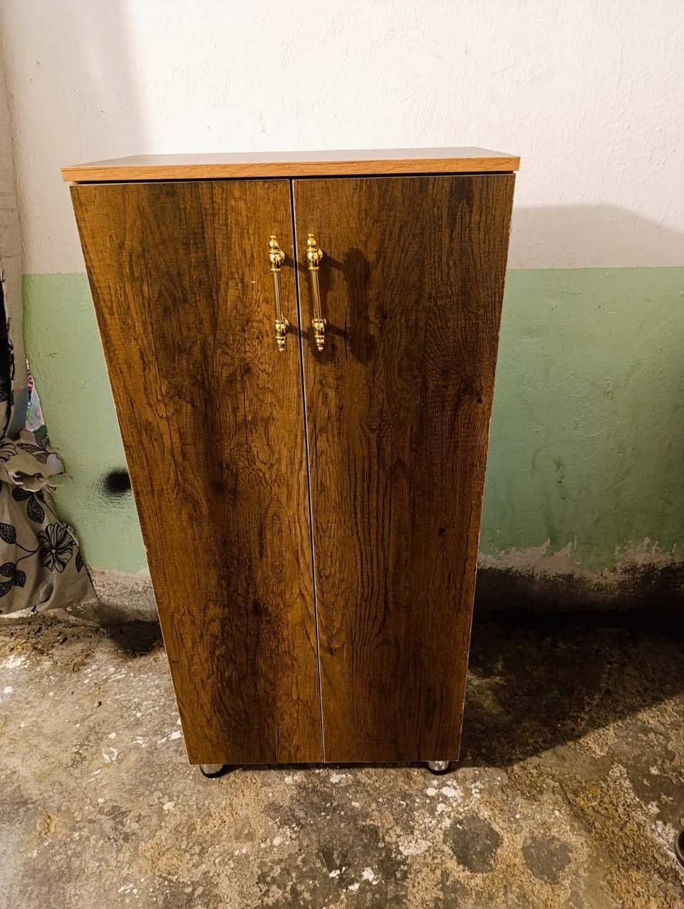 مساء الخير عيوني بنات هاي جزامه  والرف  البيع نجارت ايد الله شاهد تسكام  التريد تفضلي على الخاص السعر عيوني


**إذا كنت صاحب هذا الإعلان وتريد حذفه لأي سبب، رجاءا أرسل رسالة إلى الدعم الفني**