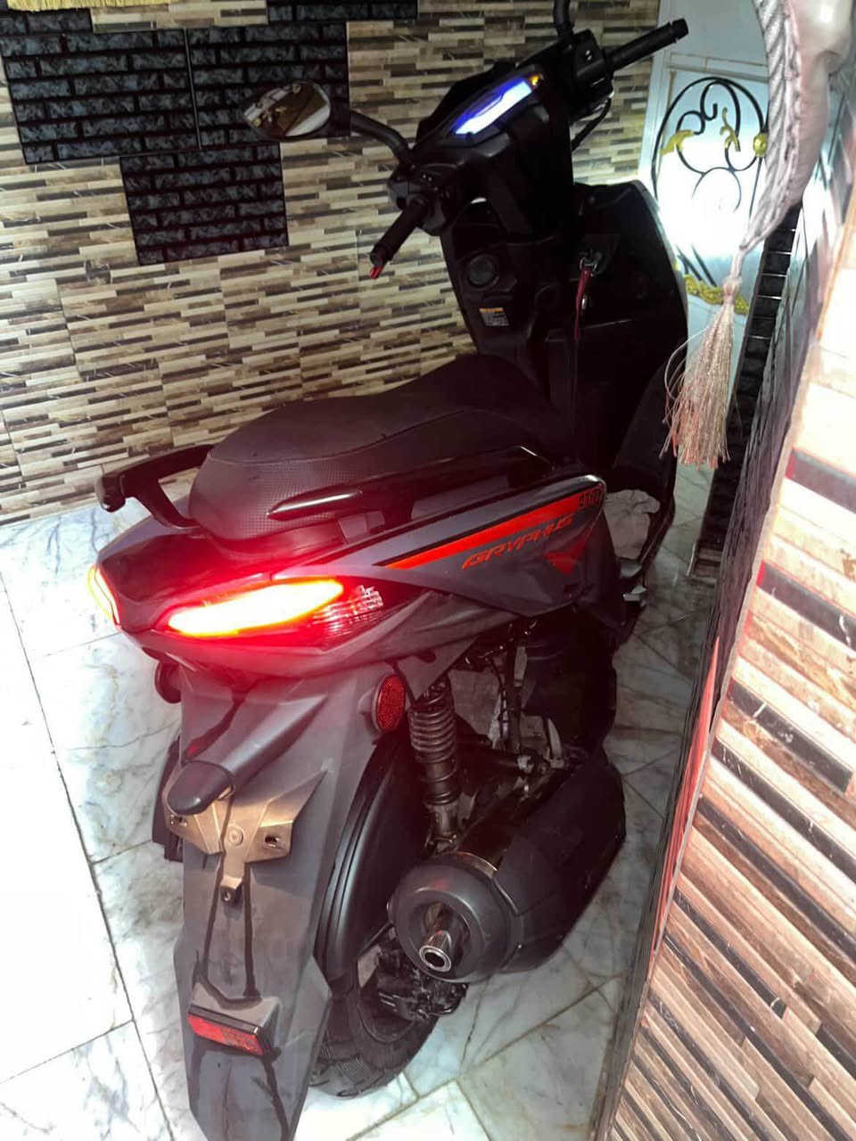 سلام عليكم سكنس X6 2024
دراجه وارد كوري بحاله الوكاله 
دراجه مدفوع كمرك باقي بس على ترقيم 
السعر 23 ورقه وبيها مجال لشراي 
رقم الهاتف ***********
عنواني بغداد الحريه بغداد, العراق
