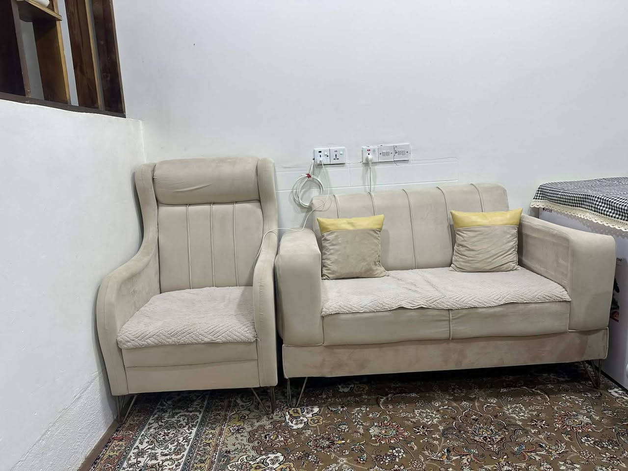 التخم قنفات 10نفر فول نضافه سعر250الف مكان كلار 
***********
