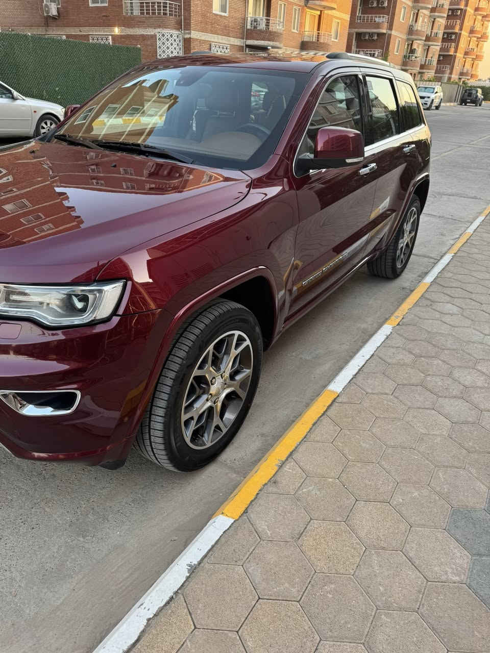 السلام عليكم للبيع خليجي فول مواصفات مكفوله تخم تاير جديد ماشيه ٣٩٧٠٠ بأسمي رايده ٣٥.٠٠٠ $ بيه مجال بسيط عنواني بغداد شارع الربيع ***********
