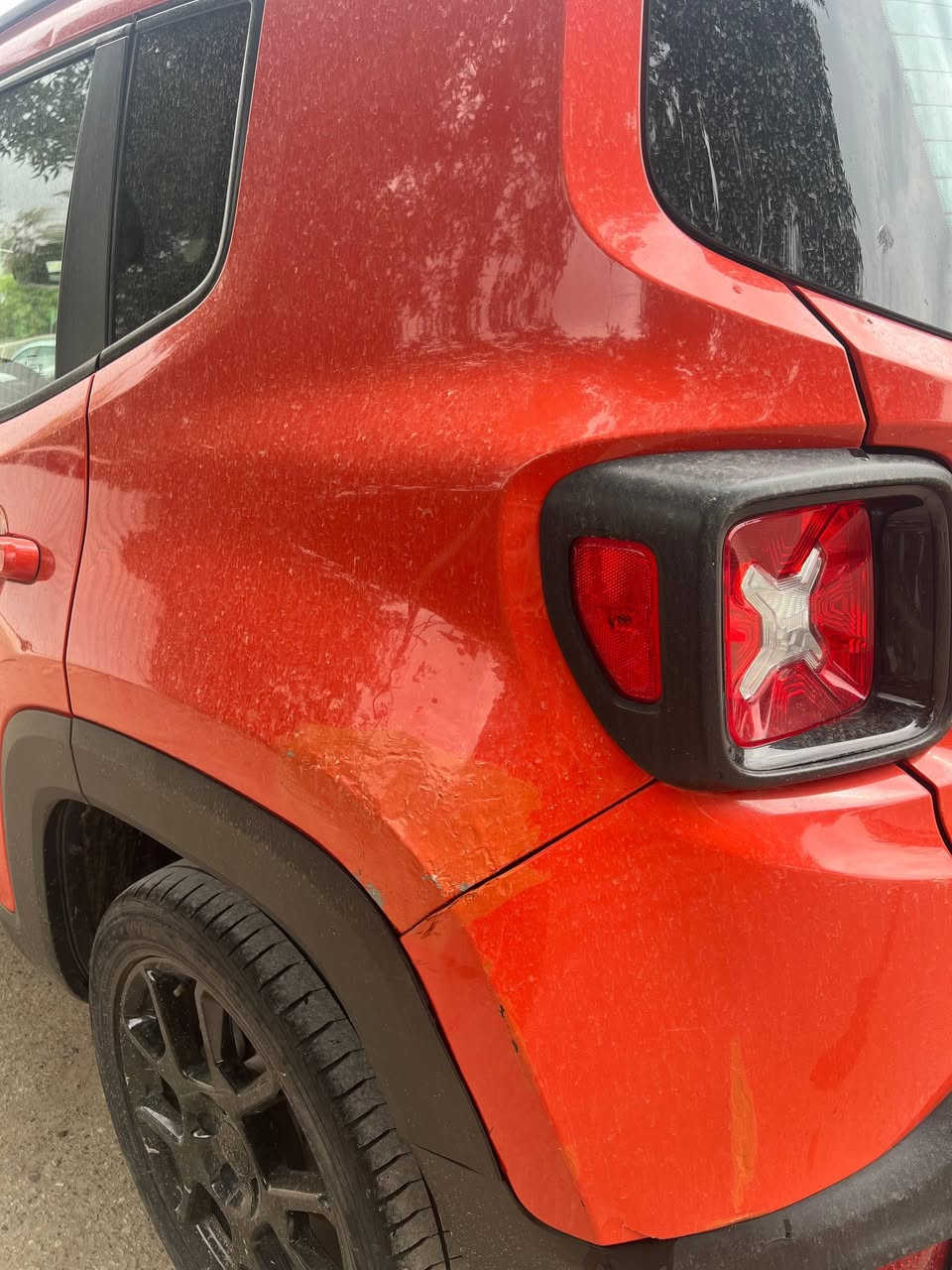 السلام عليكم سياره جيب راينجيد 20  كير محرك 2400 تبريد مكفولات  سائد بريك دكمه حساس دبه ماسحات 
بصمة تشغيل 
تحكمات استيران 
شاشه كامره خلفيه 
شاشة إعطال 
سياره بلاك 
إرباك غير سليمه 
كروز سرعه 
شفتات بل استيرن
السعر 130وبيها مجال 
العنوان الشعب بغداد 
الاستفسار ***********
السونار مرافق المنشور 
ماشيه 88km
