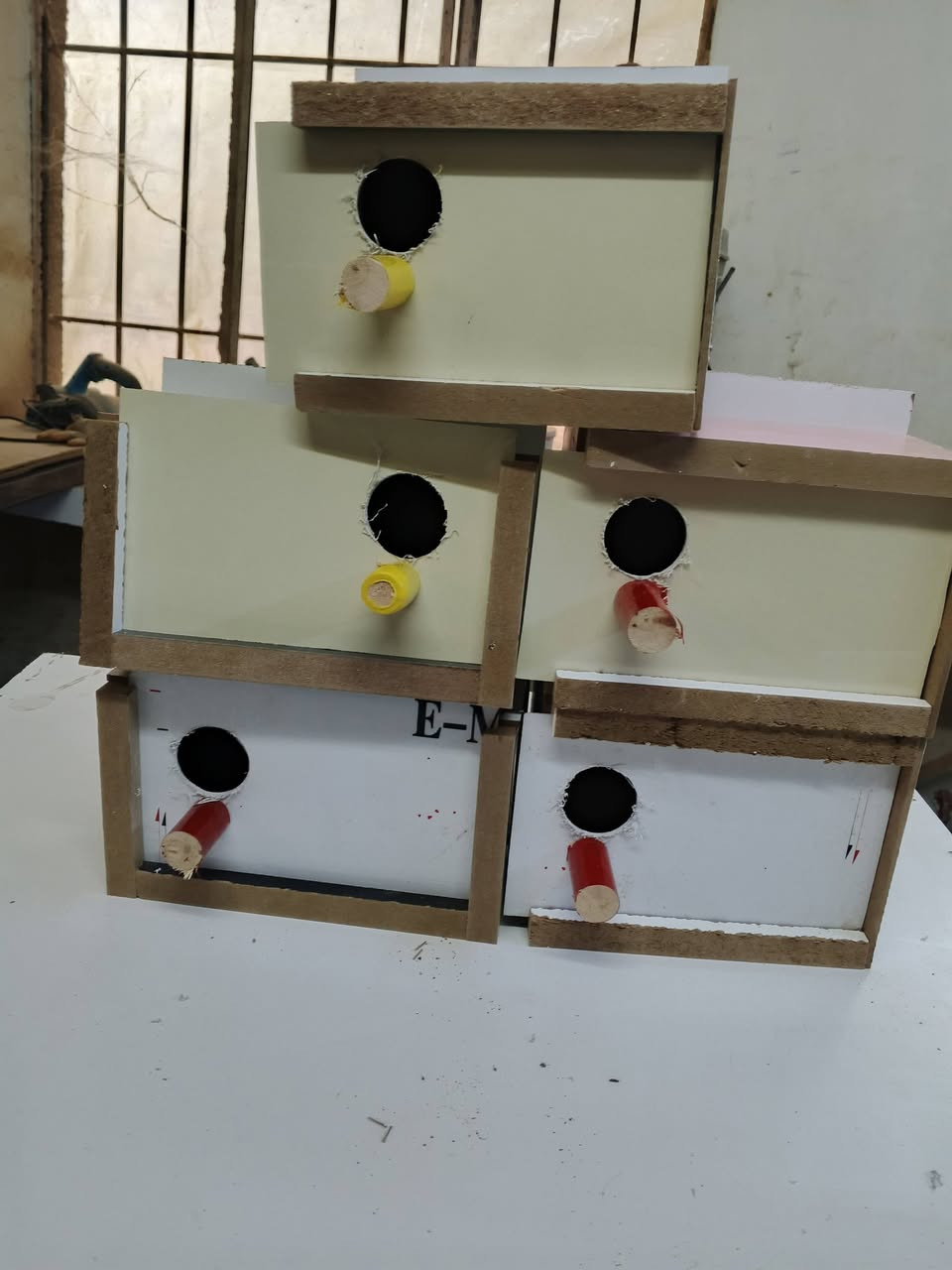 يالله السلام عليكم
متاح بيوت طيور الحب + بيوت كوكتيل + بيوت غندور + بيوت فناجس

عمل جميع الاقفاص والخانات وبانسب الاسعار جملة ومفرد 

البيوت كلة خشب HDF وجه كوبون ثخين درجة أولى 

الاسعار هاي جملة ومفرد وقفل 👇

سعر الشليف بيوت الطيور حب 20 الف عدد 30 بيت يعني يطلع عليك البيت 650 بالجملة بالمفرد البيت بالف 

سعر بيت الفنجس نفس الشي الشليف بي 30 بيت بسعر 20 الف يعني جملتة عليك 650 دينار تبيع بالف 

سعر بيت الكوكتيل جملة 3 مفرد 4

سعر بيت الغندور جملة الزوج ب5 يعني الواحد 2500 بالمفرد البيت ب3 

وكذلك موجود بيوت مزدوجة فنجس طير حب قياس متر عرض بي 7 بيوت سعرة 7 الاف جملة يختلف 

مكاني الطارمية توصيل موجود حسب الاتفاق 

***********
***********
