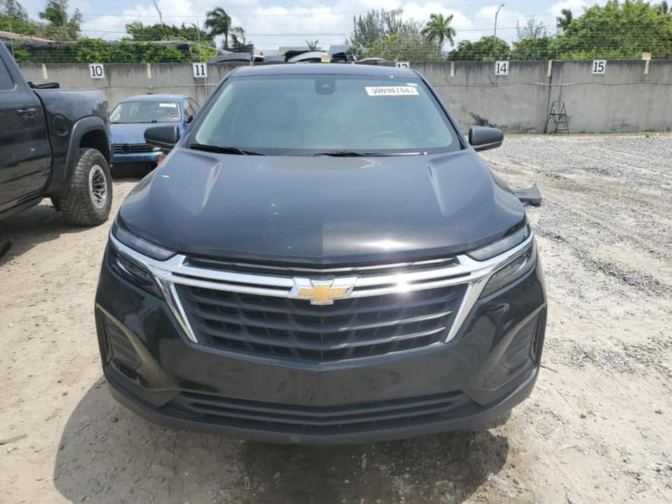 السلام عليكم 
شوفر ليت اكونكس 2023 كفالة حادث مثل ما موضح بالصورة 
مواصفات Ls مكان واسط الكوت 
السيارة شغالة وتمشي بس بيها صوت بالمكينة يروح من تحمة 
سعر 150 ورقة 
***********
