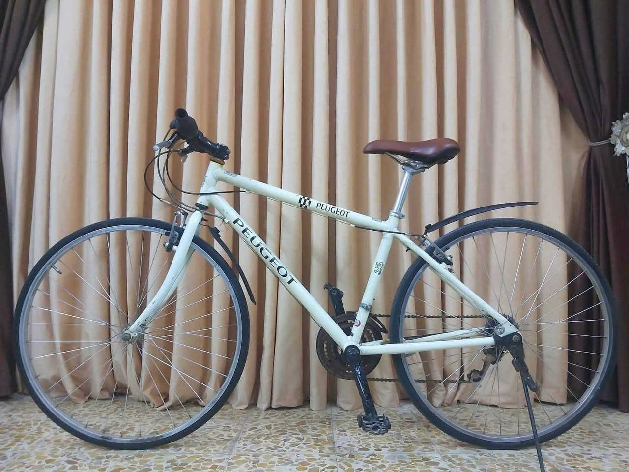 للبيع بايسكل c700 Peugeot فرنسي أصلي

حجم: ۲۸

هيكل ألمنيوم خفيف

7 عقارب شغالات تمام

مفيد لرحلات والسفر

مكاني : الحبيبية

إرسال رسالة

للاستفسار موجود واتساب وفيسبوك ( *********** )
