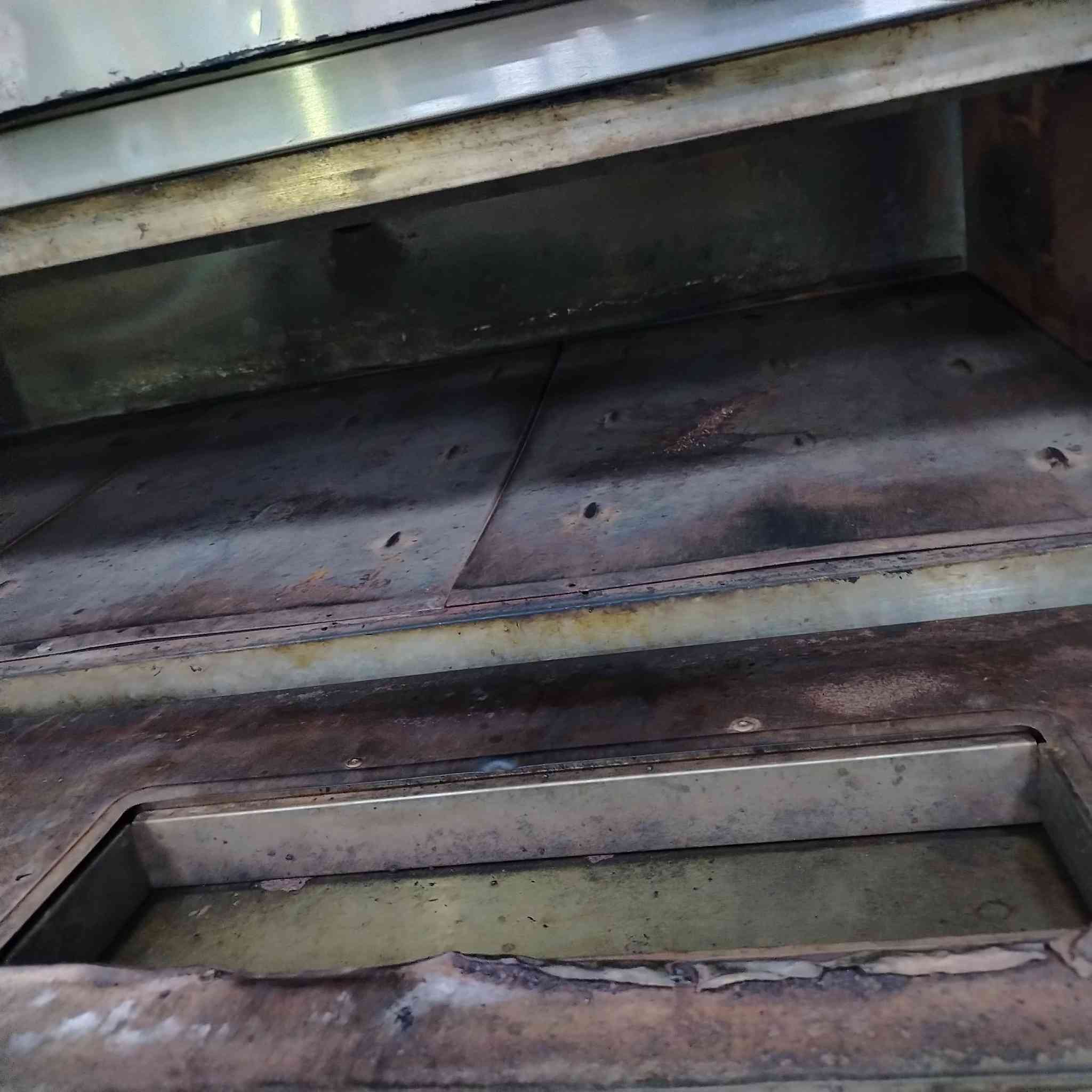 سلام عليكم فرن طبقي٨٠في٦٠شرط شغال ويا ٦٠ اشروح***********
