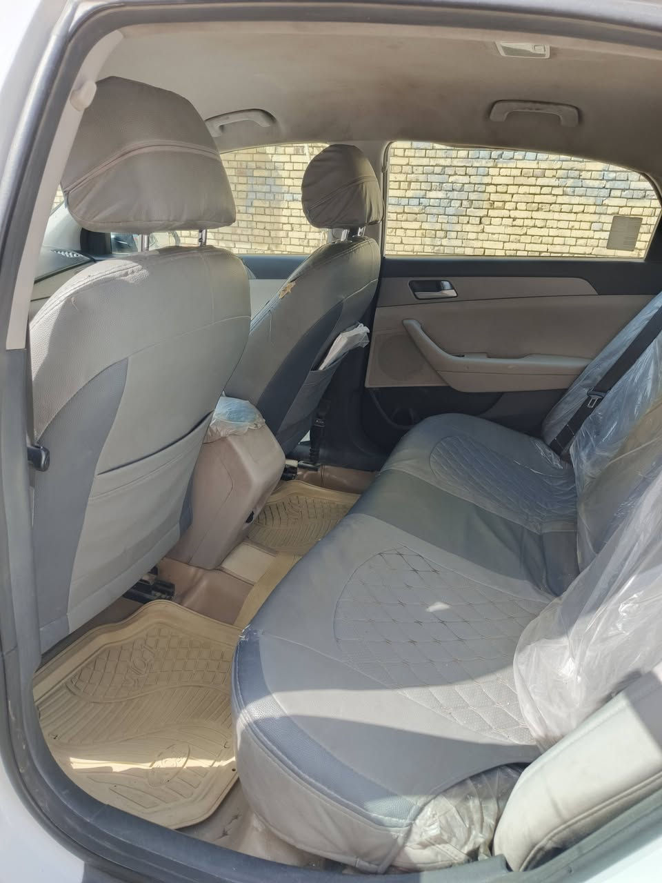 السلام عليكم سيارة للبيع سوناتا 2015 وارد امريكي مكينه 2400 سياره مبدل بس بنيد والجاملغ الخلفي بيه رصعه زغيره ما معمر والباقي مكفول كير مكينه حداديه تايرات جدد تبريد سياره جاهزه السعر 109 وبيهة مجال مكلف بلنشر الاستفسار على هذا الرقم ***********
