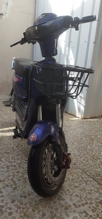 للبيع ماطور شحن +بايسكل مواصفات فوول بس ارادله تبديل بطاريات جديد شرط ...