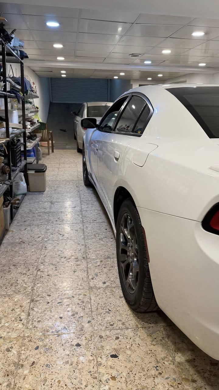 سلام عليكم🫡 للبيع او مراوس جارجر gt 2018 كلين فقط الدعاميه الاماميه مصبوغه السياره رقم اربيل معروفه مواصفات ال gt  فور ويل فتحه سقف وحساسات و مقاعد كهرباء وشاشه كبيره و وضعيه سبورت و سوبر تراك باك و رادار  و تحكمات ستيرن وشفتات مكان السياره كركوك  الاتصال ***********
