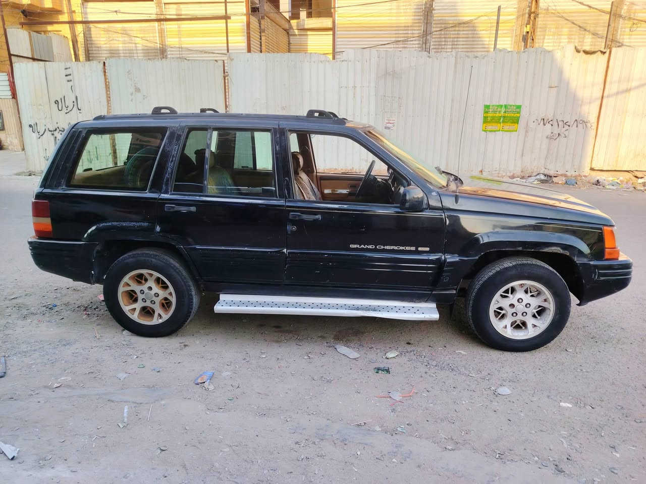 جيب شيروكي ٩٦ محرك بلاد تخم تاير باتري ترايك وين متريد بيع او مرواس حسب القناعة مكان الشعب *********** السعر ٤٢
