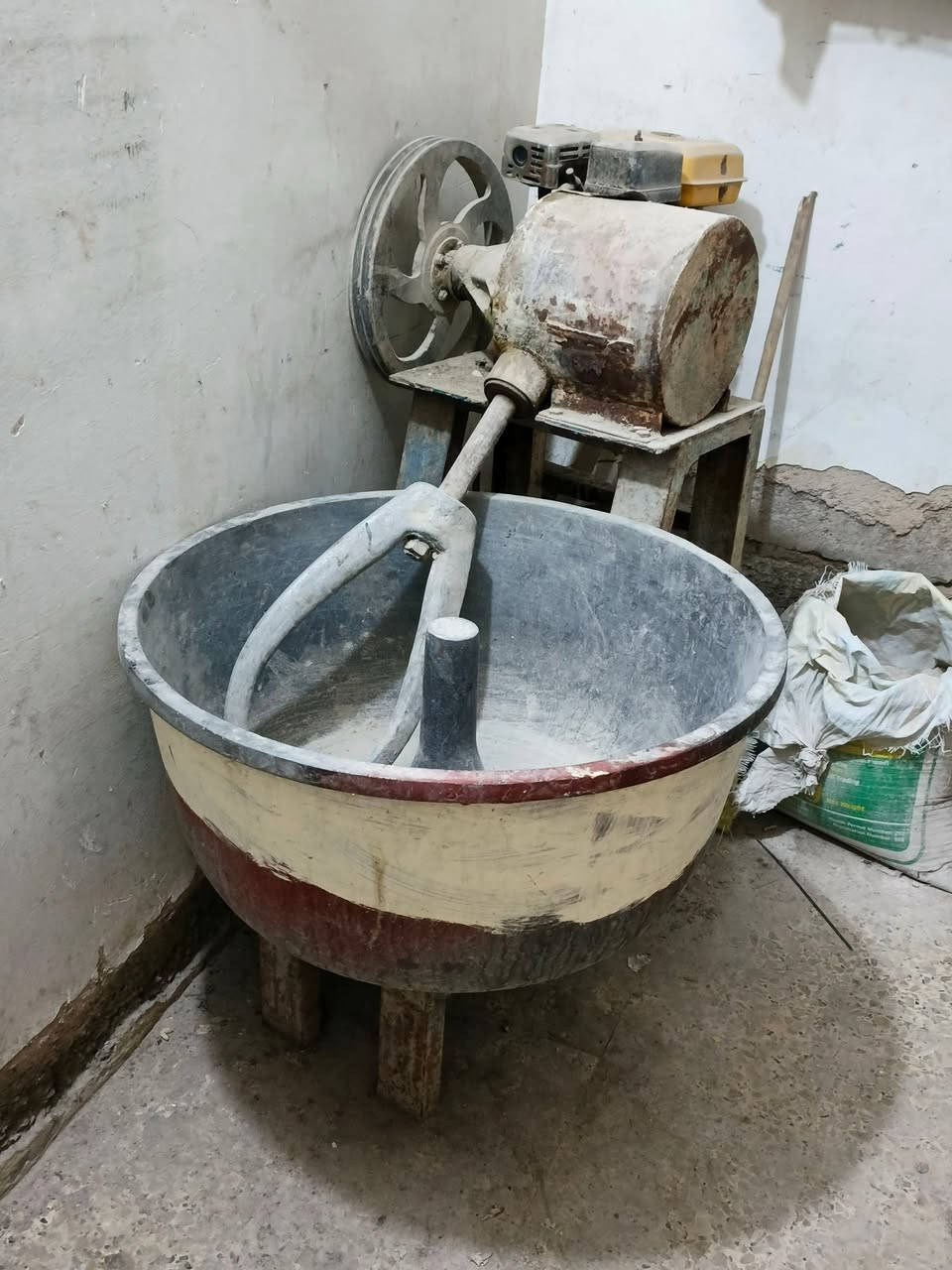 السلام عليكم عجانه للبيع مكان بغداد رقم ***********
