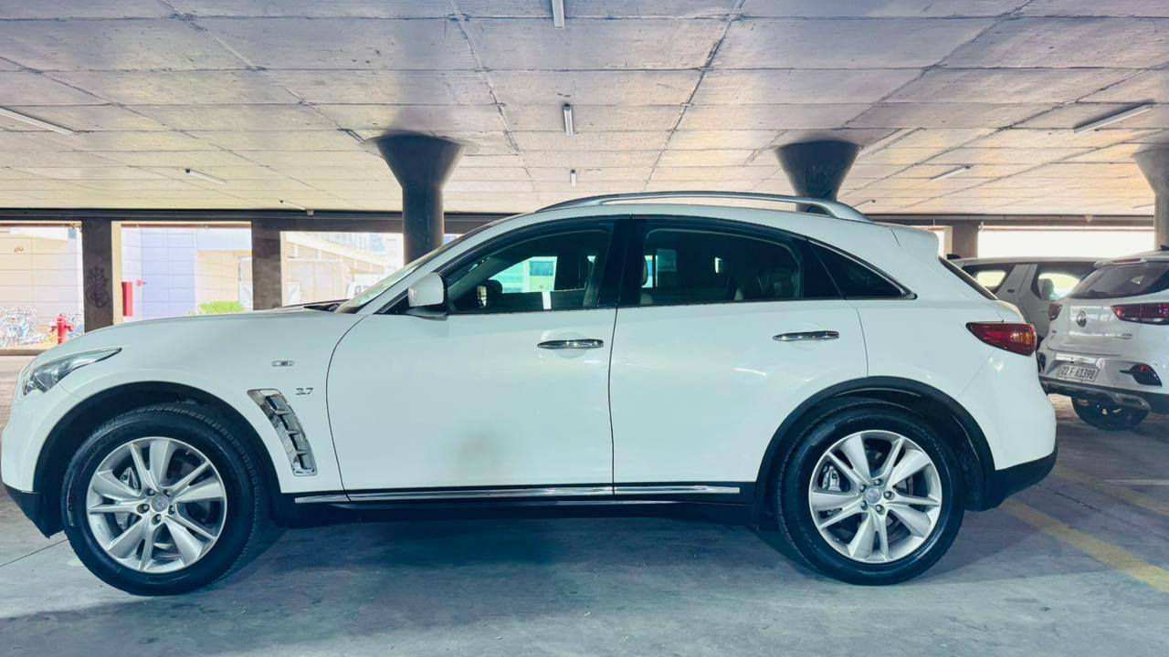 سلام عليكم انفنتي QX702016  خليجي مكفولة كفالة عامة السيارة جديدة وضع شركة حتى الصدر مال شركة ماشية 100 رقم سليمانية دولي مكان السيارة بغداد  السعر 21500 دولار وبيها مجال الاستفسار ***********

