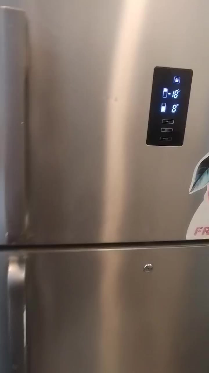 ثلاجة أصلية مو صيني ٢٢ قدم
كلش نظيفة وتجميد فول  بيع مستعجل٢٥٠

بالحقيقة احلة من التصوير 

مكانهه بغداد البلديات ***********
