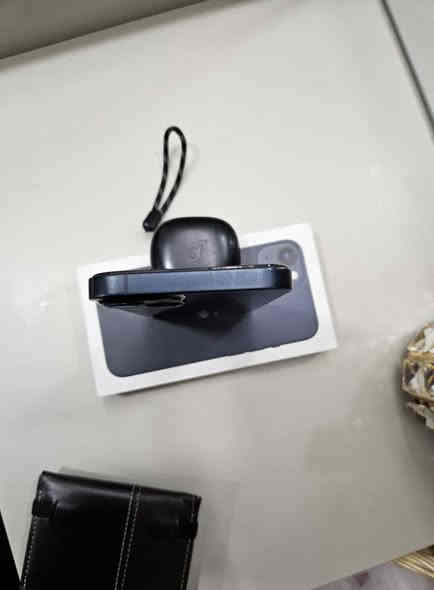 ايفون 13  عادي ذاكرة 128
بطارية ٧٩
جهاز ممفتوح ويا كارتونة مالتة
مكاني بغداد الحرية 
***********
سعر 350 الف
