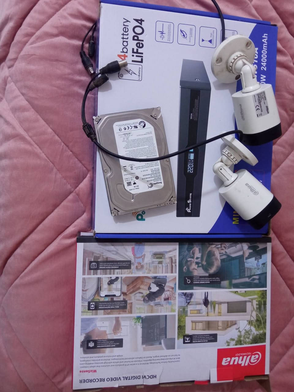 السلام عليكم منظومة كامرت  مع شاشه صغيره للبيع العنون شارع 80 قرب محطة وقود اضواء   قرب نون مول السعر 200 للاستفسار الاتصال على الرقم ***********
