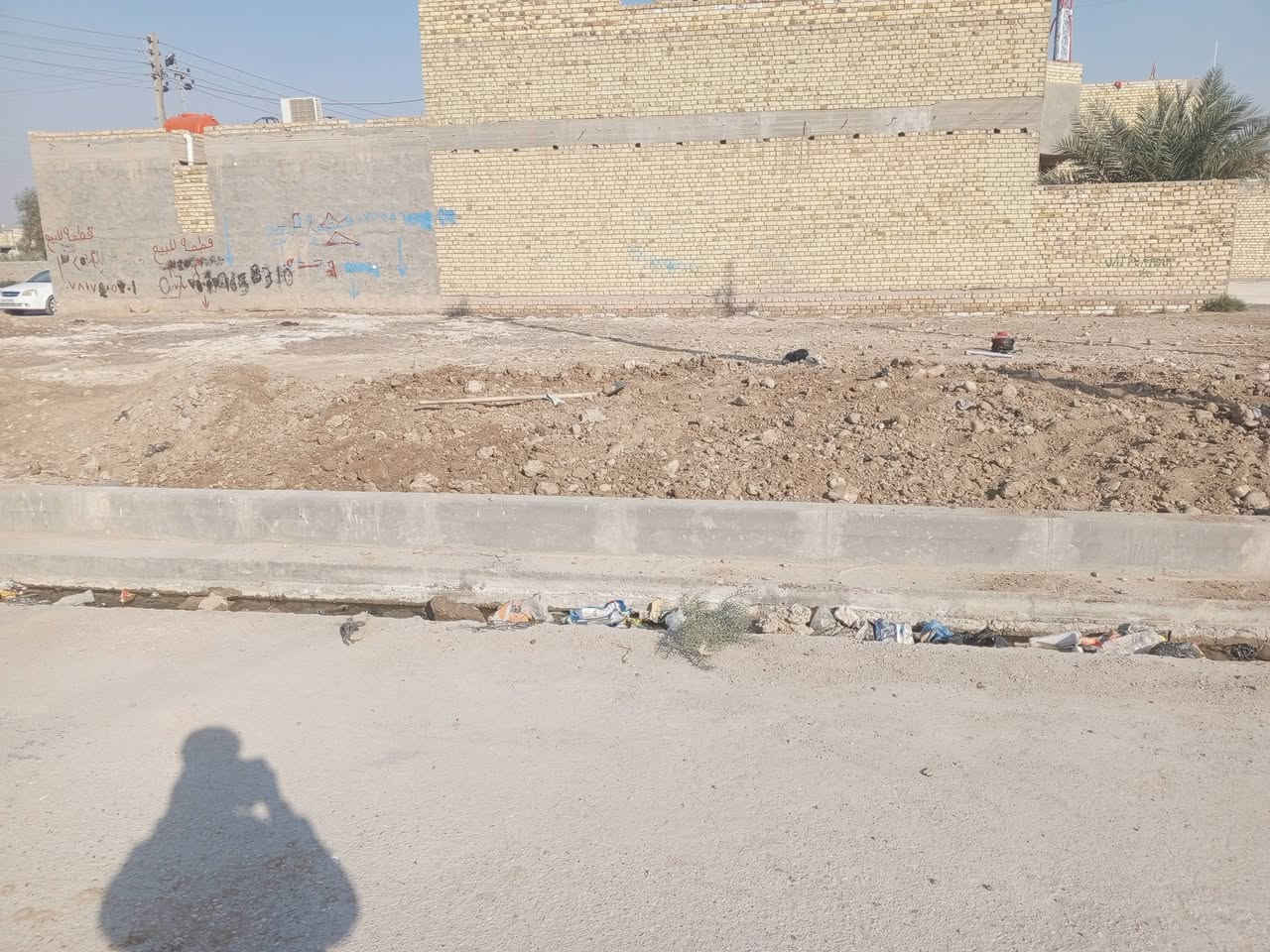 سلام عليكم قطعه ارض للبيع مساحه ٣٢٥ طابو صرف على بعير ركن على ثلاث شوارع موقع حلو قريبه على المدارس الصينيه منتزه مقابيله تفاصيل الاتصال على الرقم التالي مكان ذي قار قضاء الرفاعي ما متواجد على الفيس اتصل على الرقم ***********
