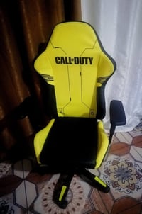 كرسي شبه مستخدم • ظهر يرجع ١٦٠° • توصيل ثابت