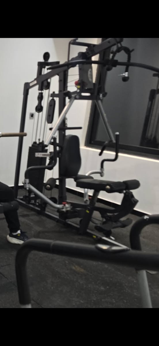 Body solid exm 3000LPS
جهاز متعدد الاستخدام و امريكي اصلي و نظيف جداً 
اتصل للأستفسار ...
***********
