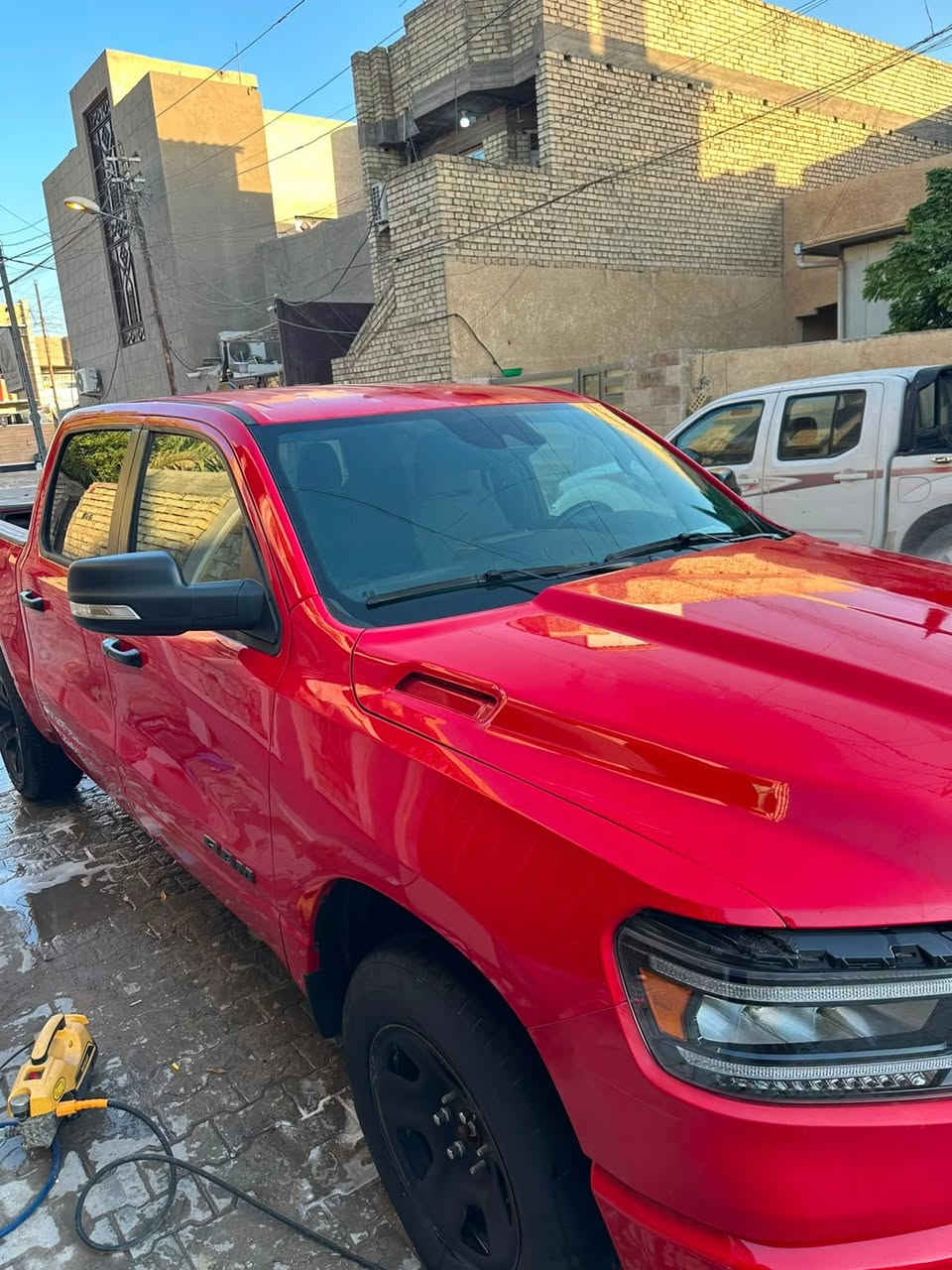 سلام عليكم رام موديل ٢٠٢٣كاز محرك ٦سلندر جاهزه لترقيم ماشيه ١٦٠٠ميل اخت الزيرو حادثهه بدي مبدل بلادي للبيع أو مراوس بصالون مكاني بغداد ***********
