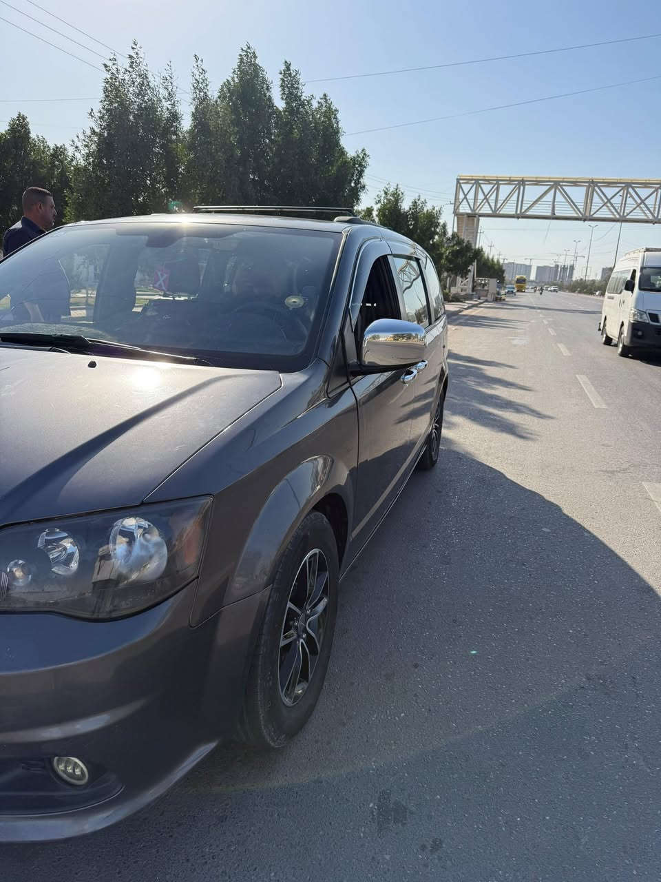 دوج كرفان موديل ١٩ فئة جي تي بوب كهرباء جنطة كهرباء تخم تاير جديد السيارة ما بيه اي شي نقص ماشية ١٦٠ وقابلة للزيادة السبير بوضعية الشركة ما نازل السيارة بسمي ثاني يوم تحويل رايده ١٩٥ وبيه مجال 
 للاستفسار الاتصال على الرقم ***********
