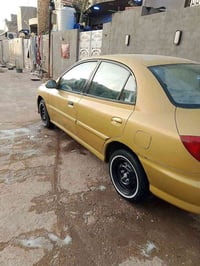 كيا ريو ٢٠٠٠  محرك كير حدادية تخم تاير جاهزة كير عادي سنوية ٢٨ تحويل ث...