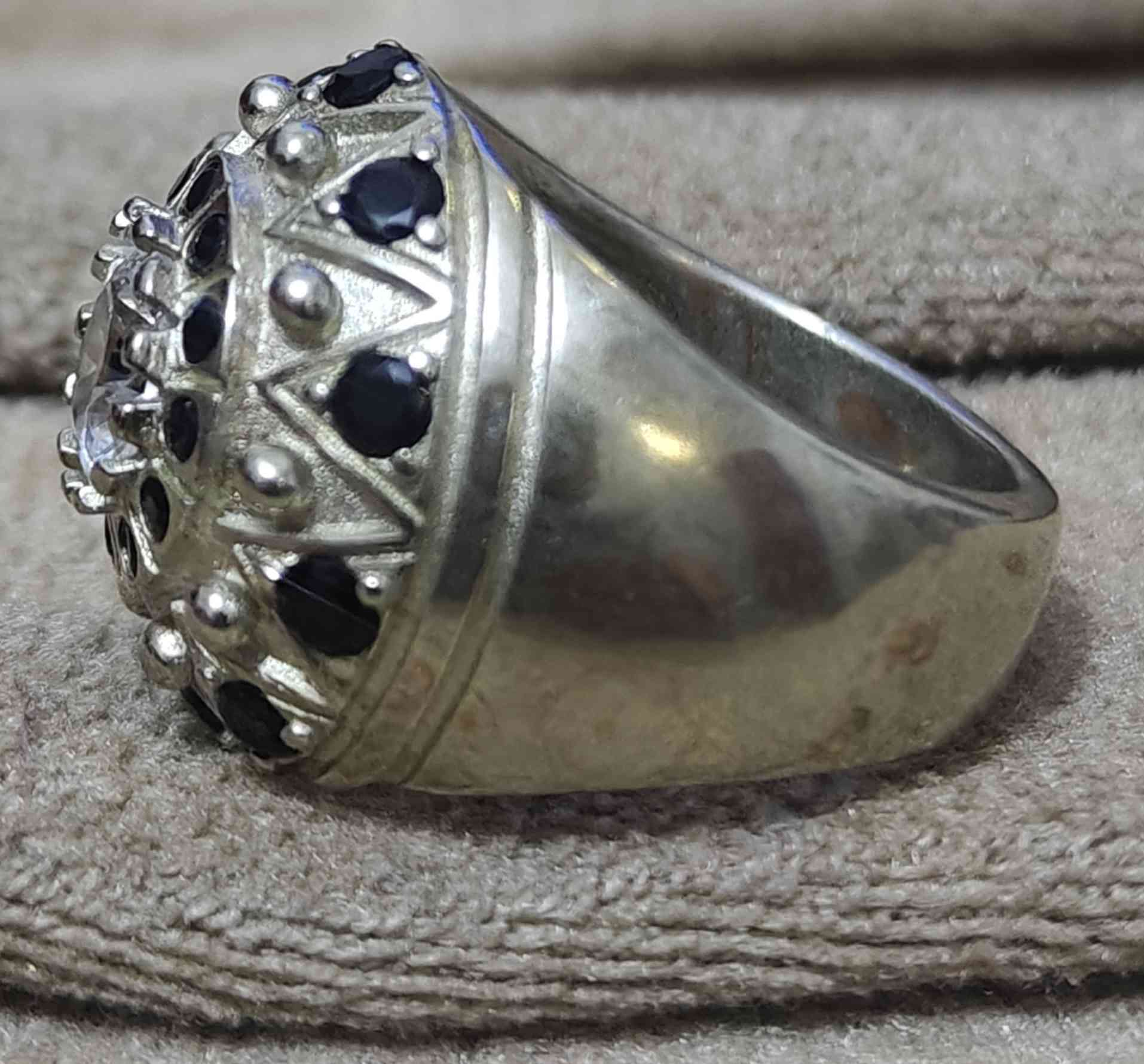 2 محابس واحد رزاكون و الثاني ياقوت صياغه نحاس ابيض انتيمون طلاع ثابت سعر الواحد 15 الف القطعة توصيل كافة المحافظات مكاني بغداد واي استفسار على الخاص


**إذا كنت صاحب هذا الإعلان وتريد حذفه لأي سبب، رجاءا أرسل رسالة إلى الدعم الفني**