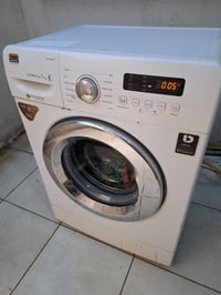 غسالة • شغالة • نظيفة