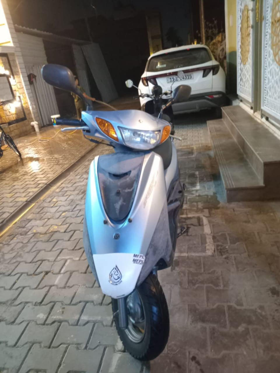 السلام بريز لايت عالي كابريتر للبيع دراجه بحاله الوكالة تتعب من تكول عليهة نضيفه  صارلي شهرين من منزلهة من المبه كلهة ختم واحد من الطول للطول مكفوله كفاله عامه كفر ومكينه برغي واحد ممفتوح بيهة شغاله بأي وقت سلف وهندر شرط نص نكره مكاني بغداد الكريعات للاتصال على هذا الرقم ممتواجد خاص ***********
