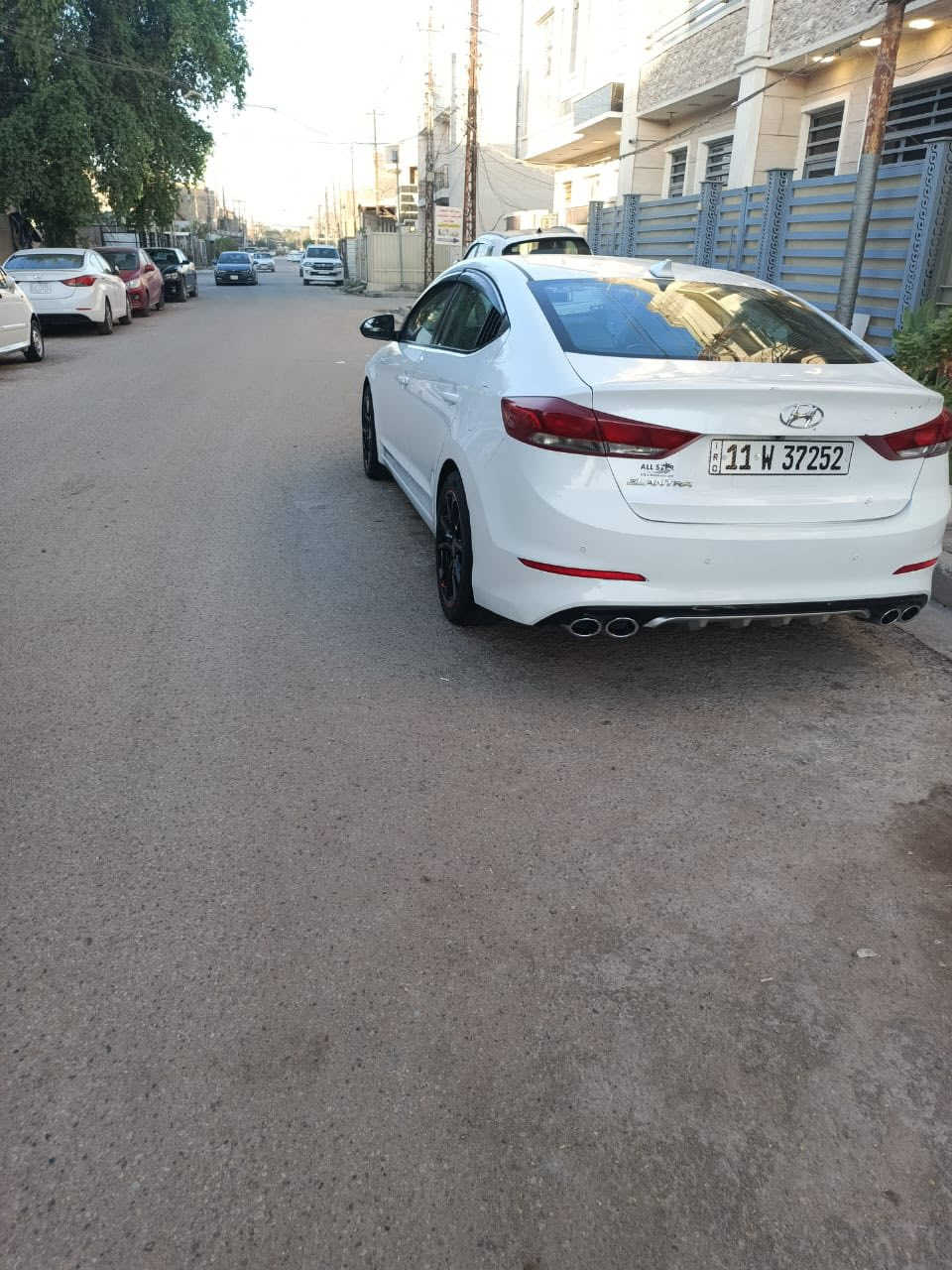 سلام عليكم شباب سيارا النترا موديل ١٧ مكفولة كير محرك جديد الله شاهد المكينة ااني فتحتهة بيدية سويتلهة ادامة كاملة سيارة قطرت صبغ مابيهة غير الي بسونار البنيد مصبوغ اثر جراد فقط بيع او مراوس ونطي فرق بصيط مكاني كرادة سعر ١٣٣ وبيهة مجال ***********
