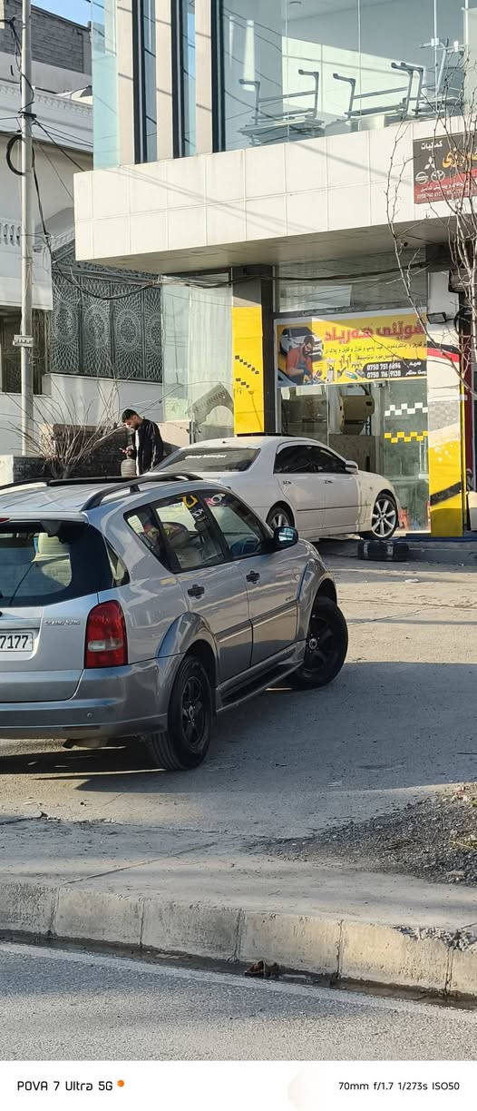 سانگیۆنگ ڕیکستۆن 2008
240 هەزار رۆیشتوە بێ سبوغ بێ کاڵبوونەوە 
قەپات مواسەفات گێر مەکینە بیلاد ماسلیس شەش پستۆنە دەبل ئەکسل حەوت نەفەرییە ناوزەرد کوشن هیتەر کارەبایی سلاید دەبل گێر 
سەنەوی تا 2031 کامل رونی گێر و مەکینە تازە گۆراوە تایەی نوێیە 
کامل مەسروف کراوە 
سعری 85 مجال گۆرینەوەش دەکەم 
*********** أربيل, العراق
