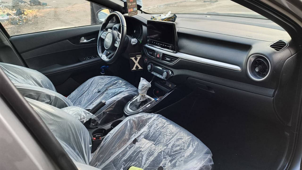 فورتي جي تي لاين 2023
بصمه
تشغيل عن بعد
رادار جانبي ونقطة عمياء
رادار خلفي
رادار امامي
توقف ذاتي
قيادة ذاتيه وتحديد مسار
لايت زنون اصلي
بك لايت لد
ماشيه 69 الف كيلو
حادثها بس بنيد 
سياره معوقين سعرها 150
normal,sport,smart ثلاث انظمة قياده
***********
