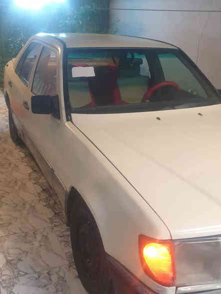 مارسيدس دب
كير محرك بطه 2500
السياره بسمي مشروع وطني 
مانقصه شي سعرها 45 وبيها مجال او امروس 
***********
