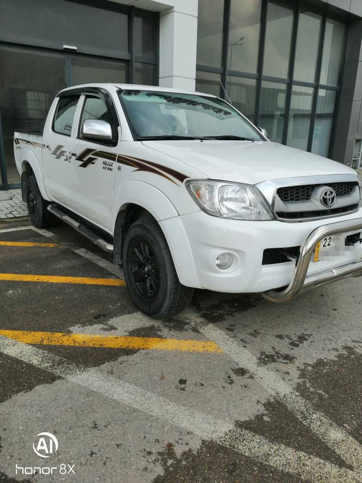 توێتا مررزیە 2009
سعودی بتڵ ماڵی دۆستە
هیچ مەسروفێکی تیانیە هەموگیانی بەشەرت
بۆیاخی نیە تایەی بیرجستۆن 
سەنەوی تا ۳۰تازەیە تەحویل خرامە بەشەرت
لەسلێمانییە گێر عادیە 

*********** السليمانية, العراق
